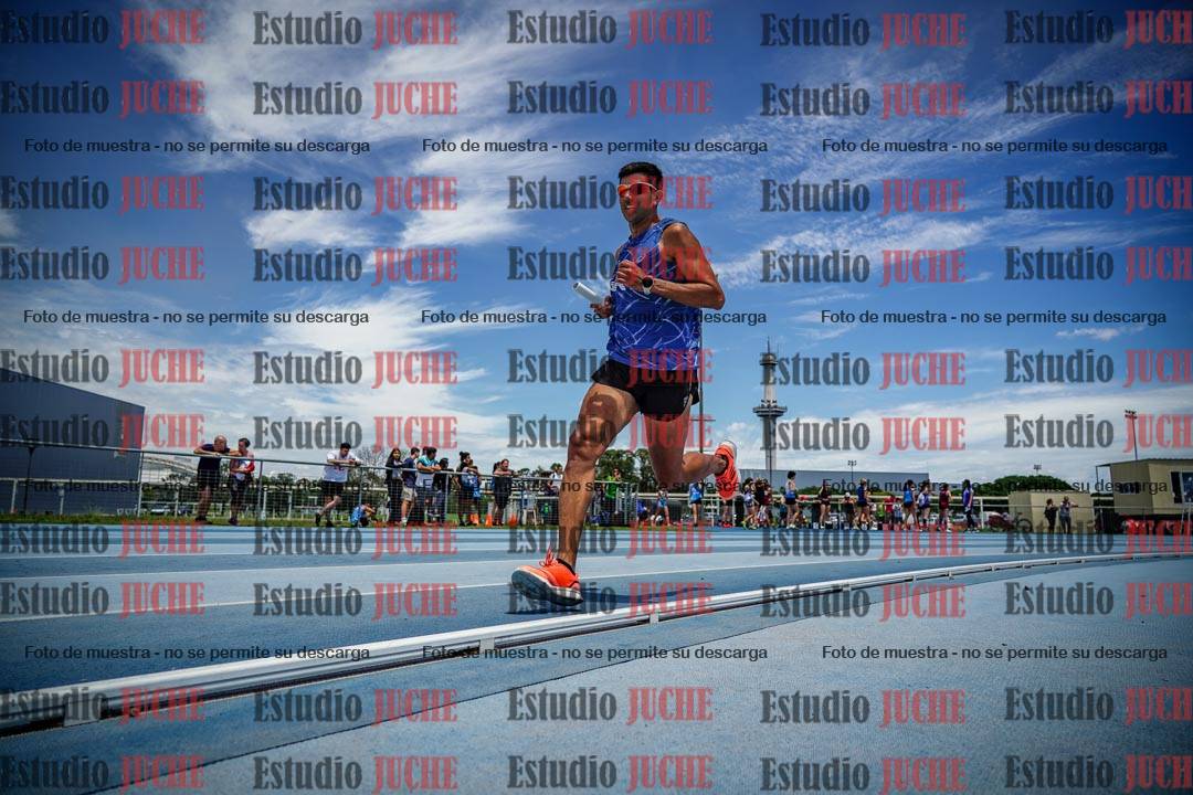 Fotos durante el transcurso de los relevos 20' para running teams - serie 2