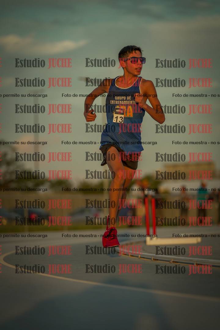 Fotos de los 3000 m llanos de varones