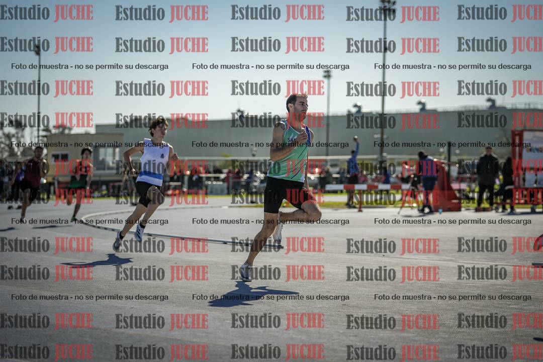 Fotos de los 400 m llanos de varones