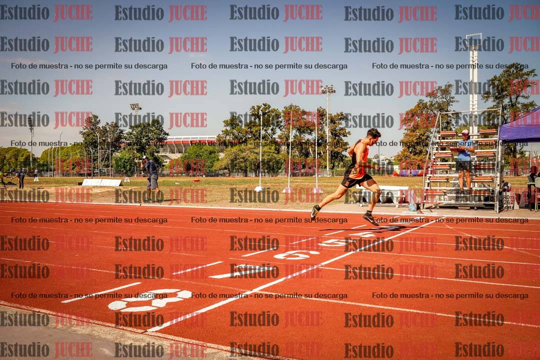 Fotos de los 400 m llanos de varones