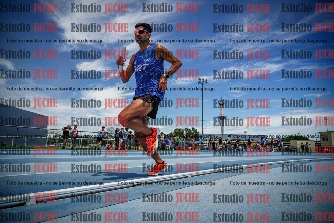Fotos durante el transcurso de los relevos 20' para running teams - serie 2