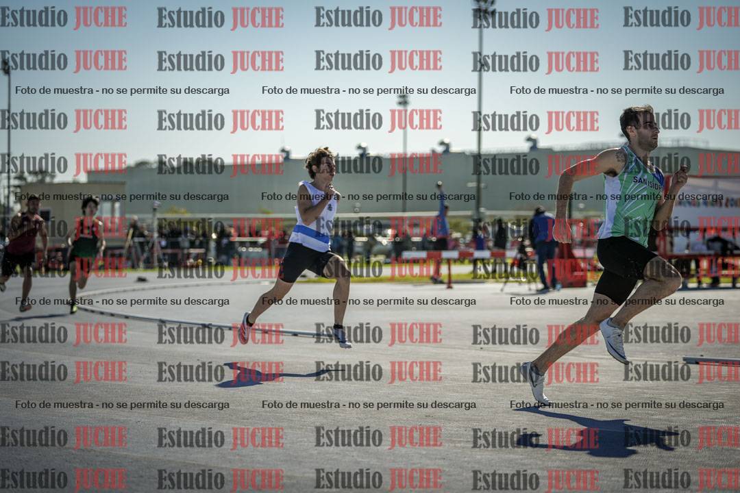 Fotos de los 400 m llanos de varones