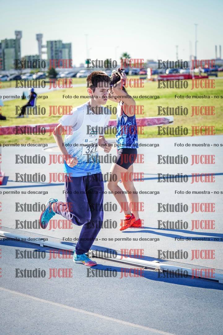 Fotos de los 2000 m llanos de varones