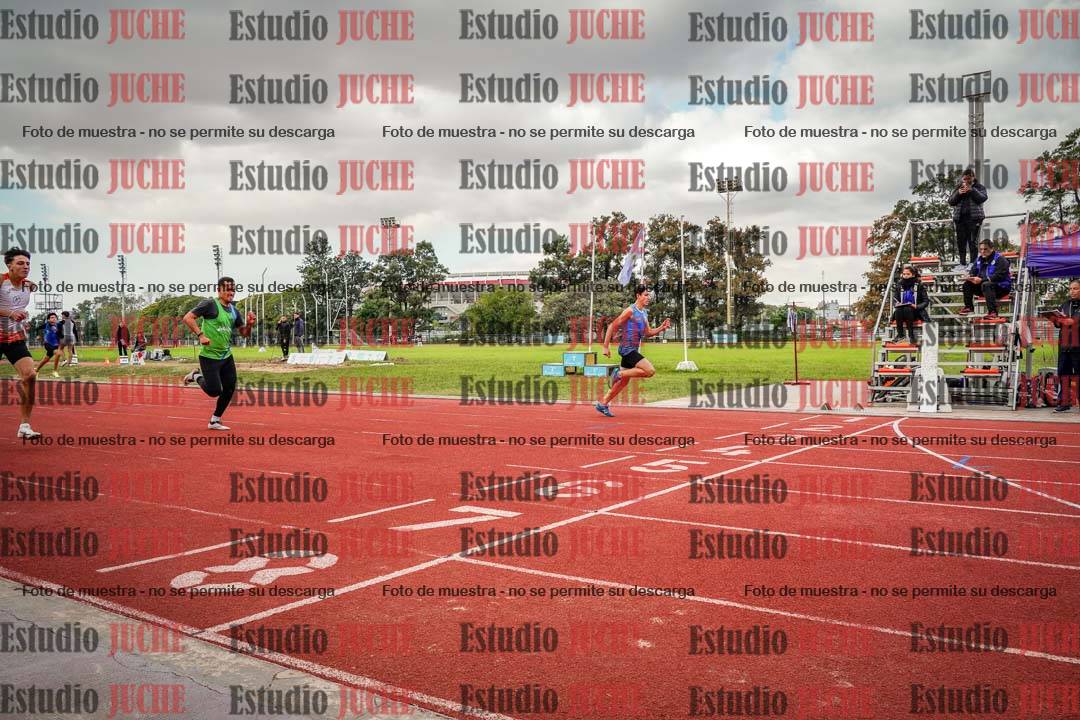 Fotos de los 400 m llanos de varones