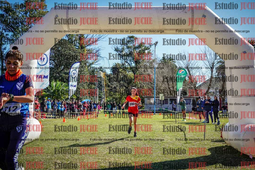 Fotos de la llegada del cross de 1500 m