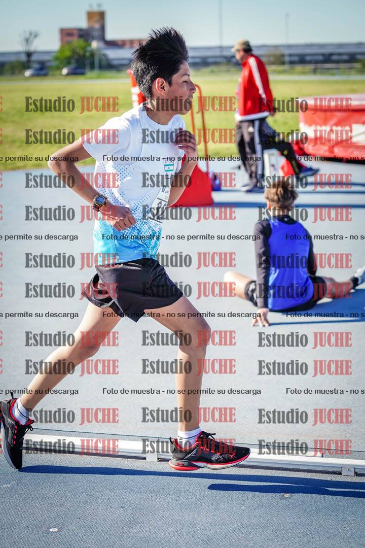 Fotos de los 2000 m llanos de varones