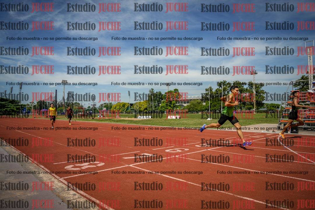 Fotos de los 400 m llanos de varones