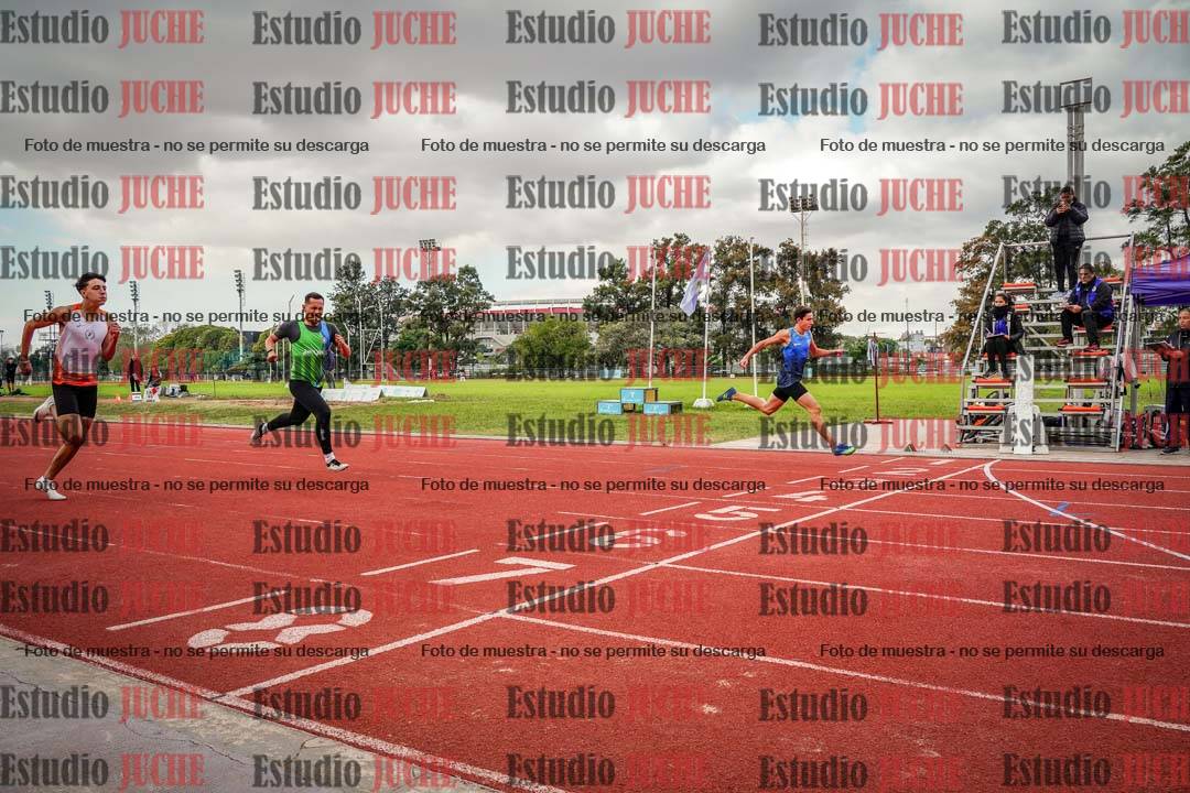 Fotos de los 400 m llanos de varones
