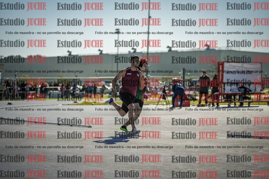 Fotos de los 400 m llanos de varones
