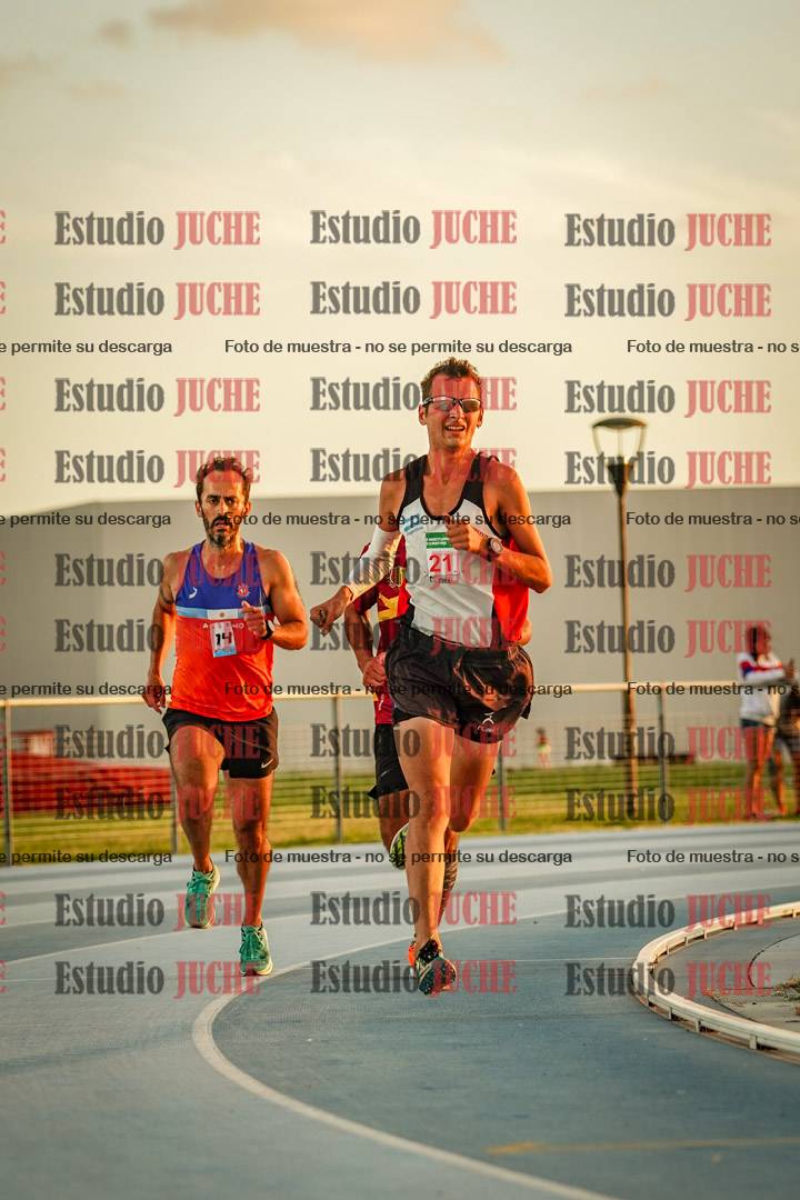 Fotos de los 3000 m llanos de varones