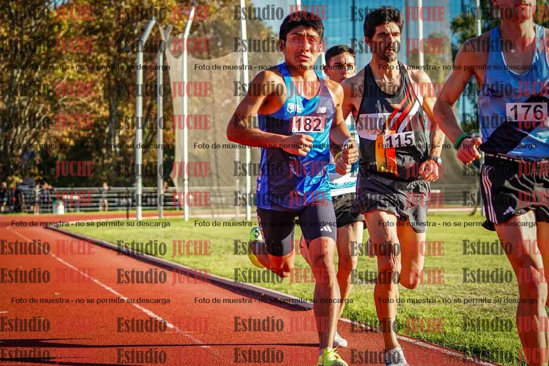 Fotos de los 3000 m llanos de varones