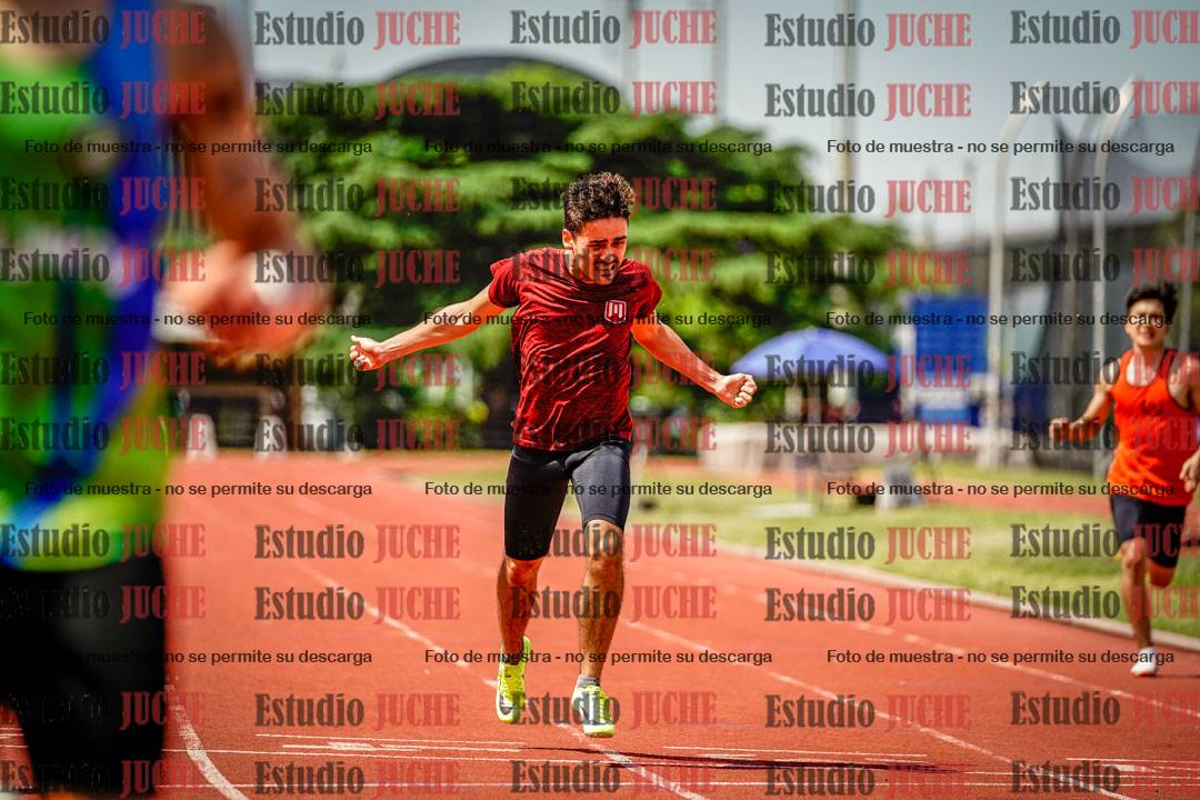 Fotos de los 400 m llanos de varones