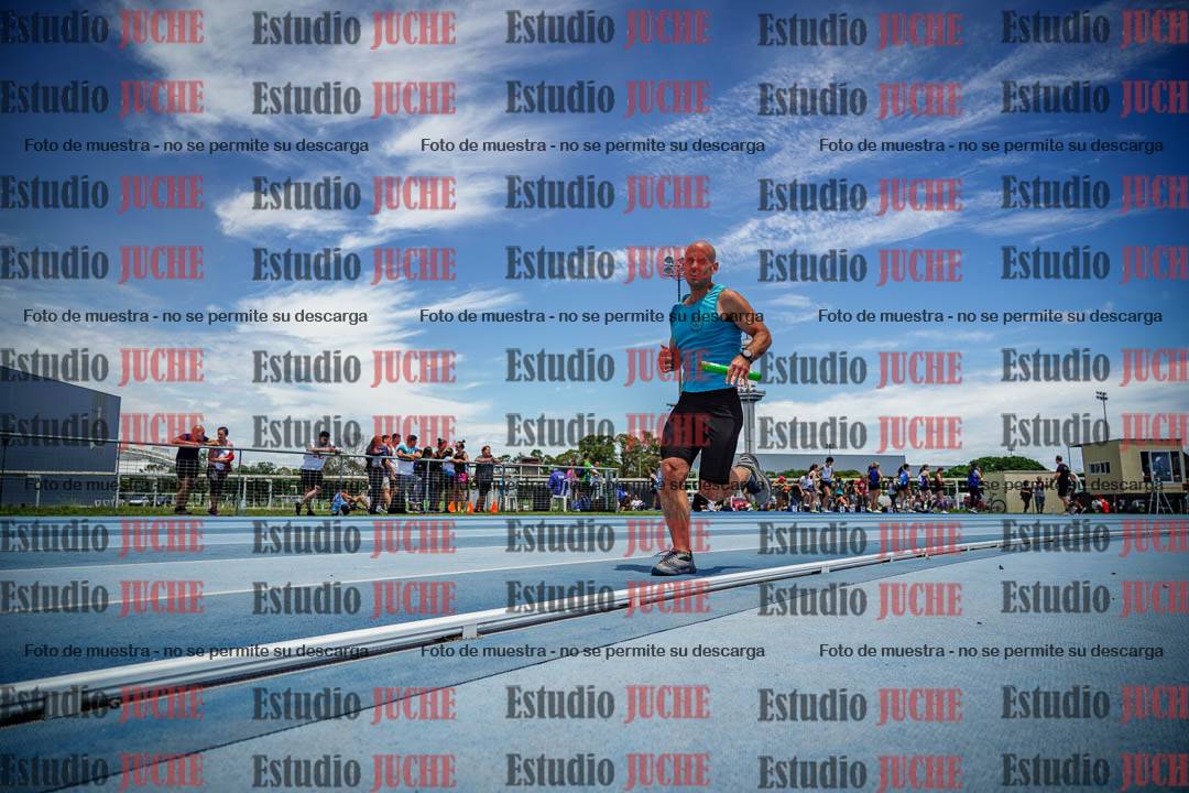 Fotos durante el transcurso de los relevos 20' para running teams - serie 2