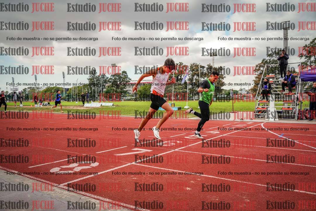 Fotos de los 400 m llanos de varones