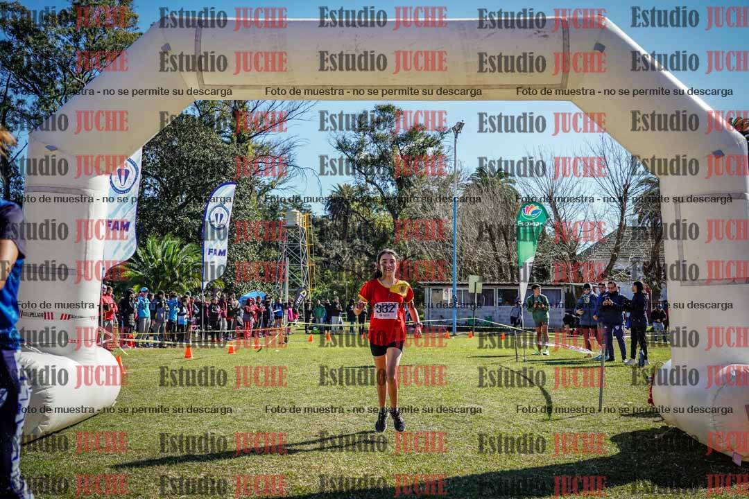 Fotos de la llegada del cross de 1500 m