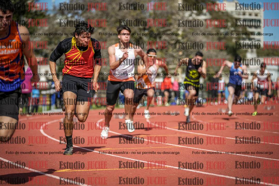 Fotos de los 200 m llanos de varones