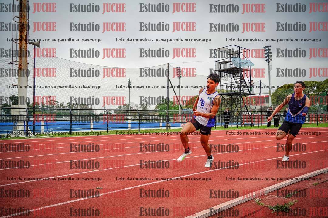 Fotos de los 200 m llanos de varones