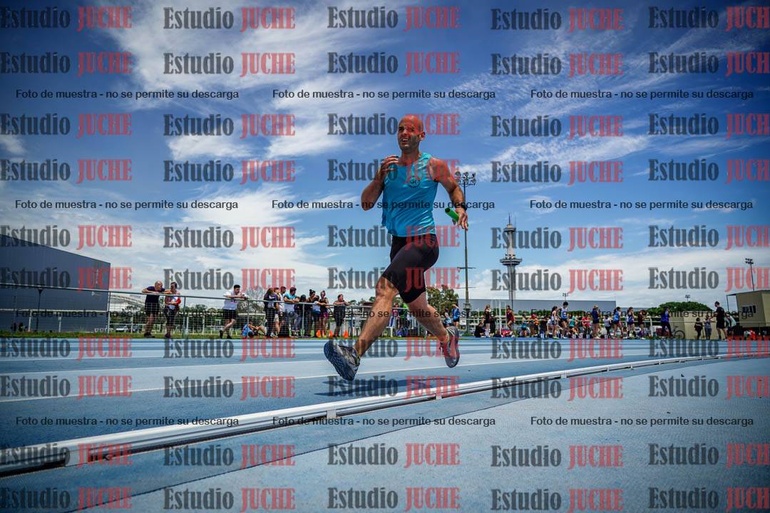 Fotos durante el transcurso de los relevos 20' para running teams - serie 2