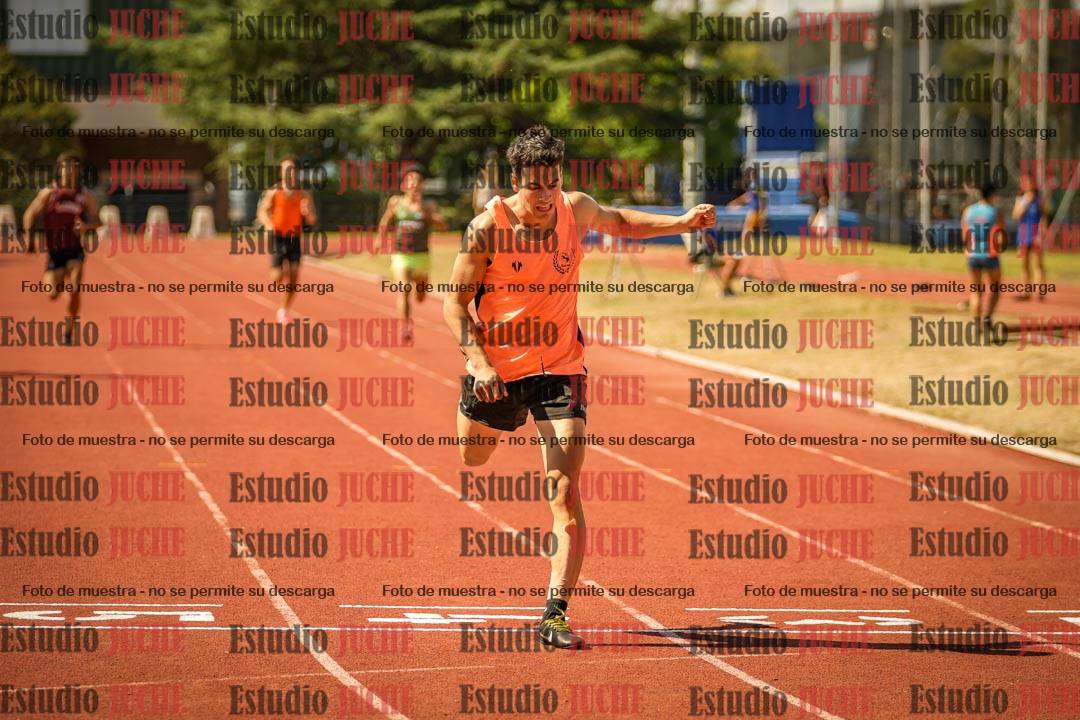 Fotos de los 400 m llanos de varones