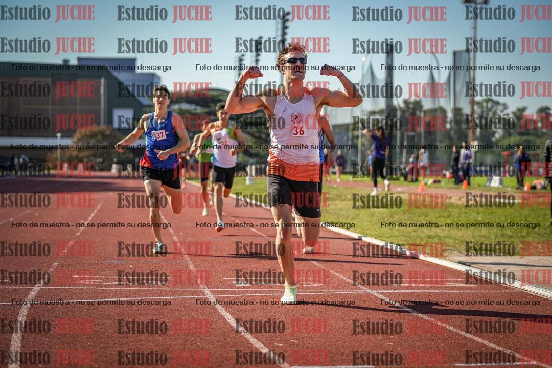 Fotos de los 800 m llanos de varones