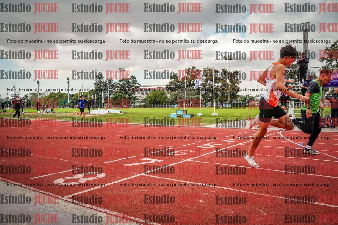 Fotos de los 400 m llanos de varones