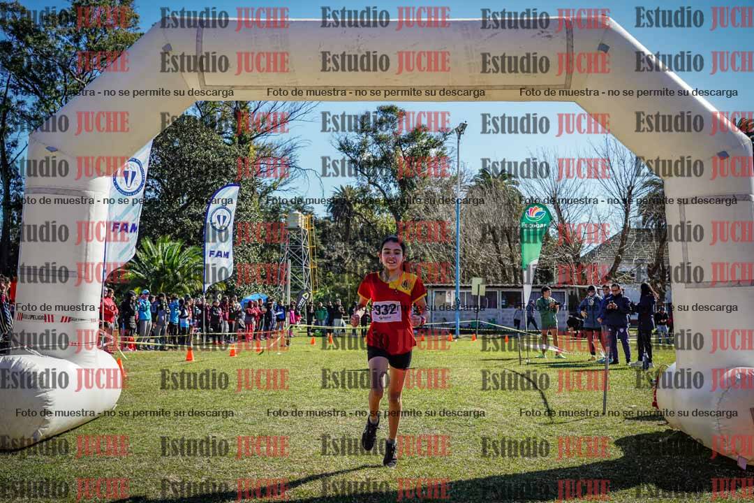 Fotos de la llegada del cross de 1500 m