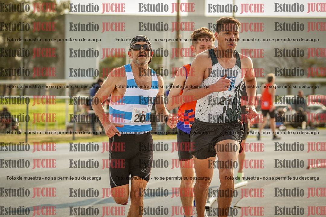 Fotos de los 3000 m llanos de varones