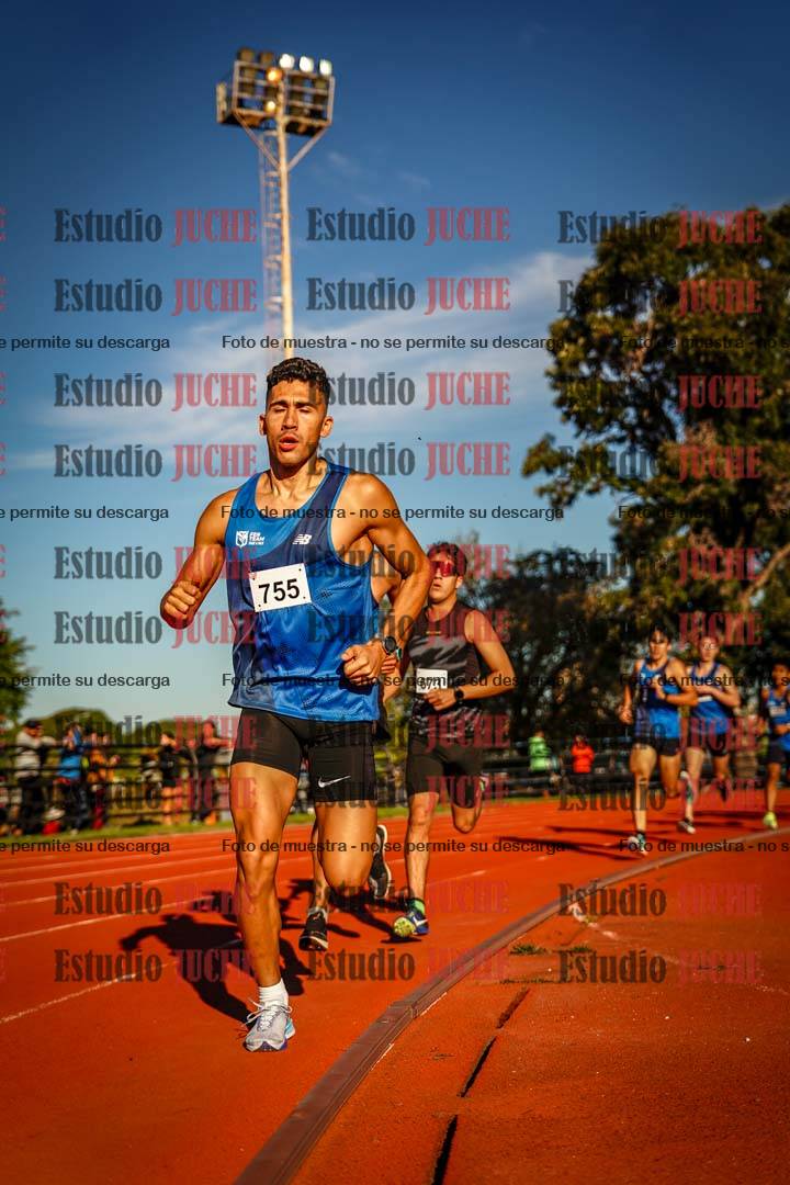 Fotos de los 3000 m llanos de varones
