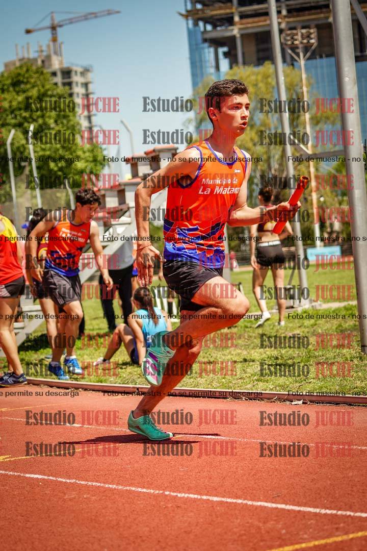 Fotos de las Postas 8x200 m de mujeres y varones - FINAL