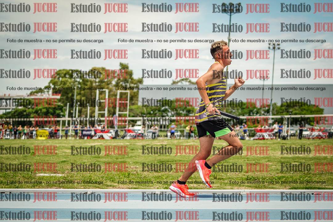 Fotos durante el transcurso de los relevos 20' para running teams - serie 2