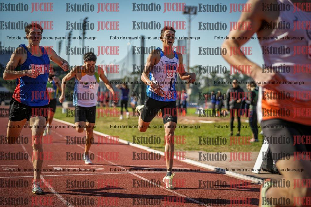 Fotos de los 800 m llanos de varones