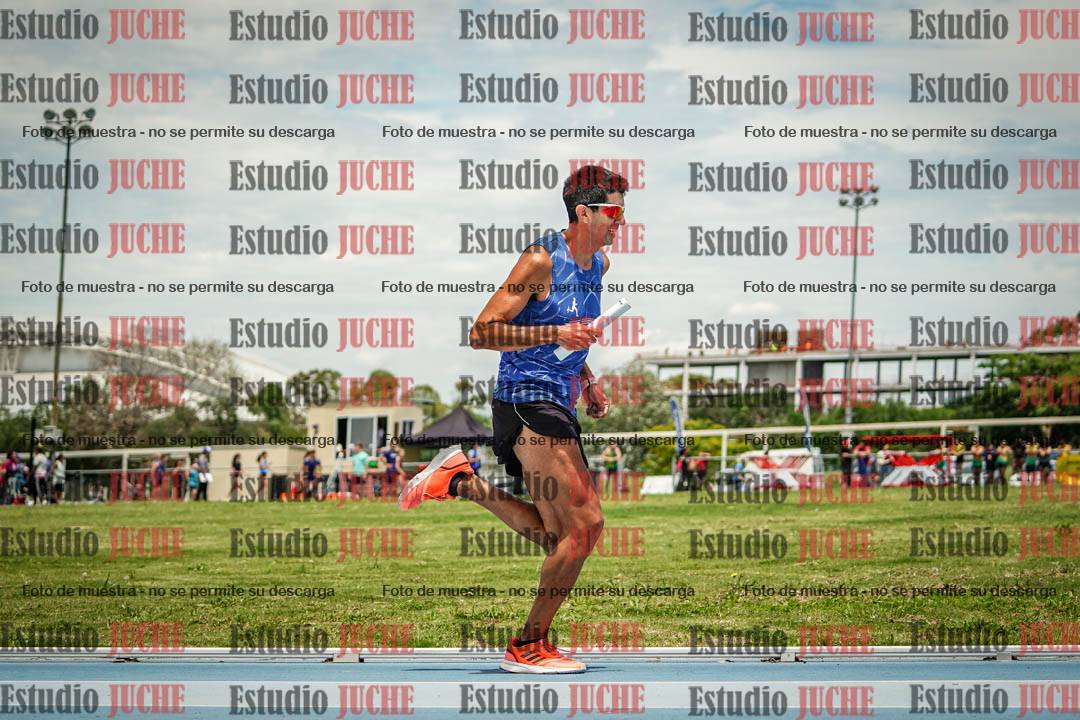 Fotos durante el transcurso de los relevos 20' para running teams - serie 2