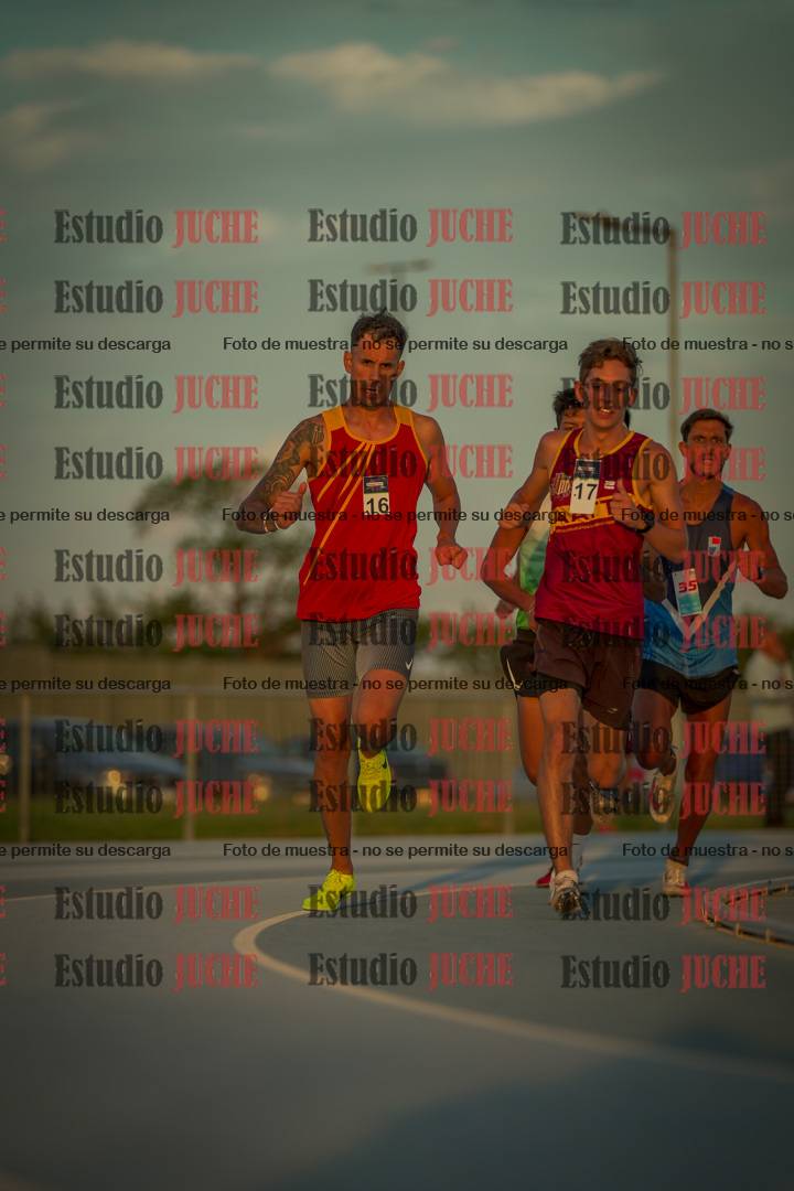 Fotos de los 3000 m llanos de varones