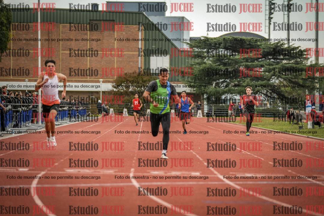 Fotos de los 400 m llanos de varones