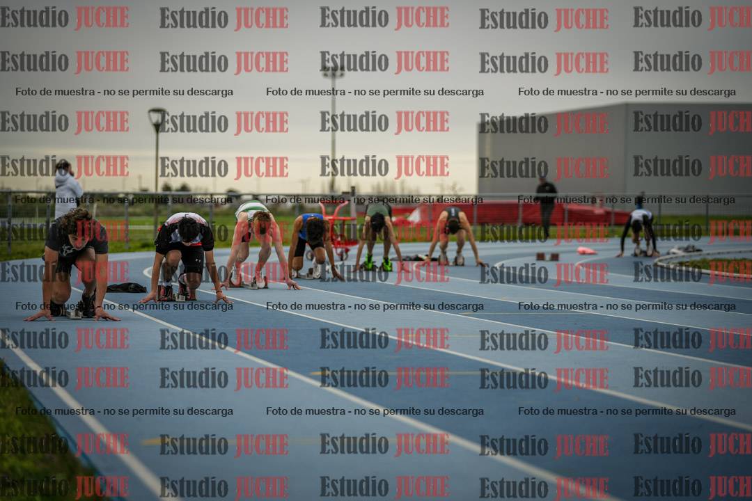 Fotos de los 300 m llanos de varones - U17