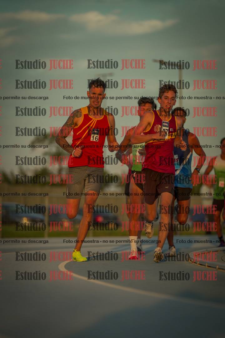 Fotos de los 3000 m llanos de varones