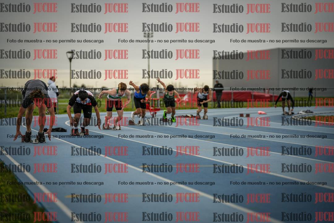 Fotos de los 300 m llanos de varones - U17