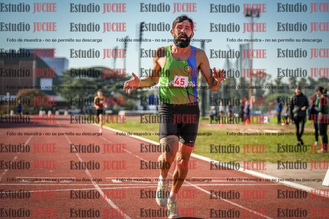 Fotos de los 800 m llanos de varones