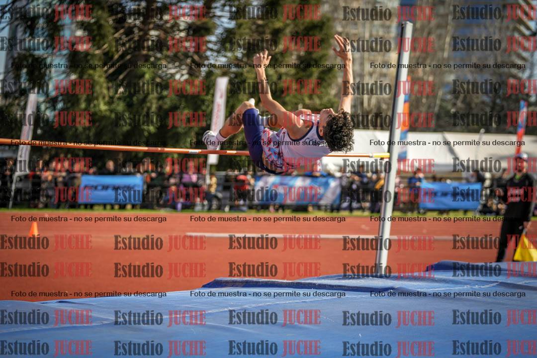 Fotos del salto en alto de varones