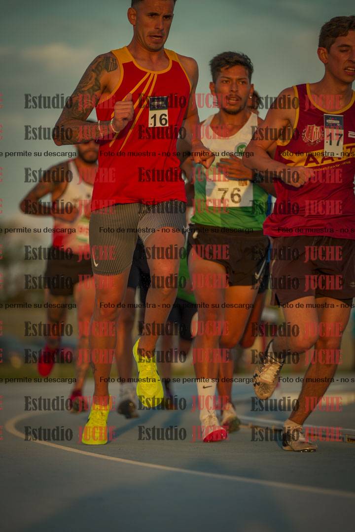 Fotos de los 3000 m llanos de varones