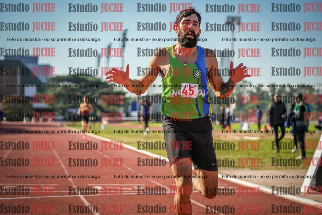 Fotos de los 800 m llanos de varones