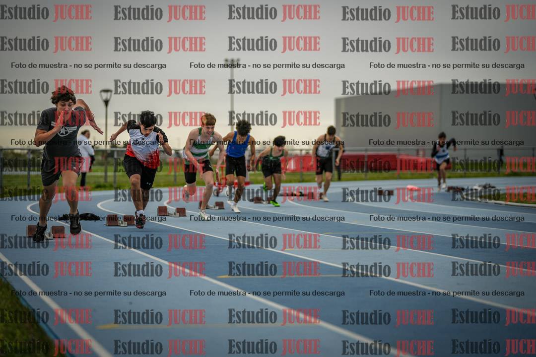 Fotos de los 300 m llanos de varones - U17