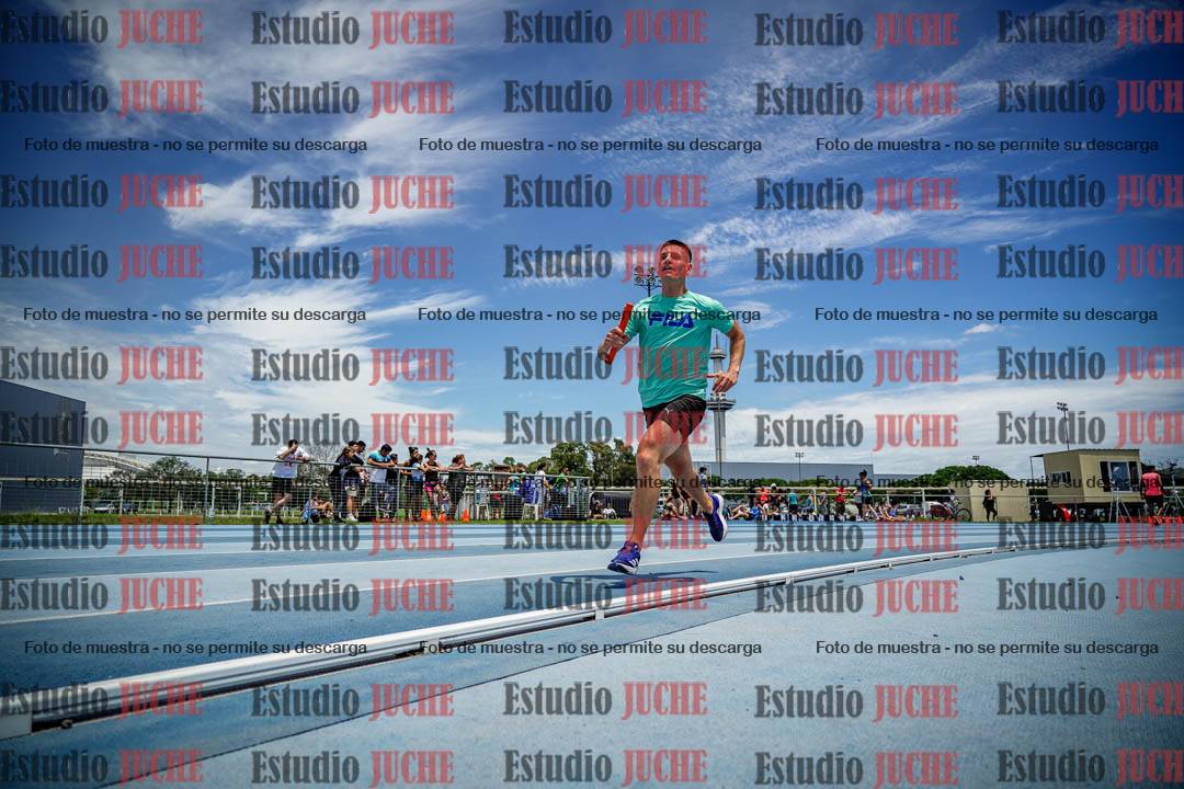 Fotos durante el transcurso de los relevos 20' para running teams - serie 2