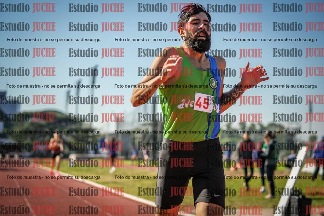 Fotos de los 800 m llanos de varones