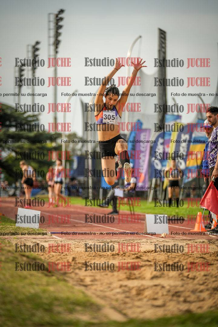 Fotos del salto en largo de mujeres