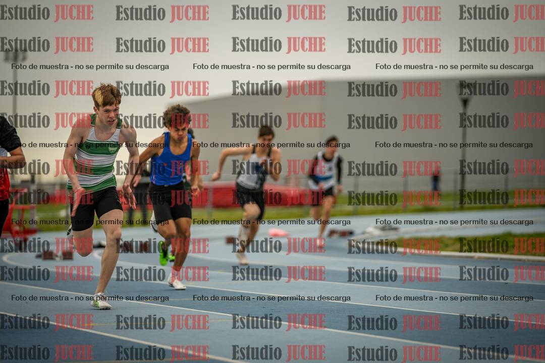 Fotos de los 300 m llanos de varones - U17