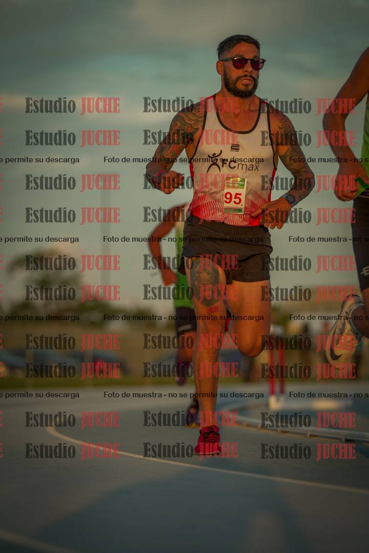 Fotos de los 3000 m llanos de varones