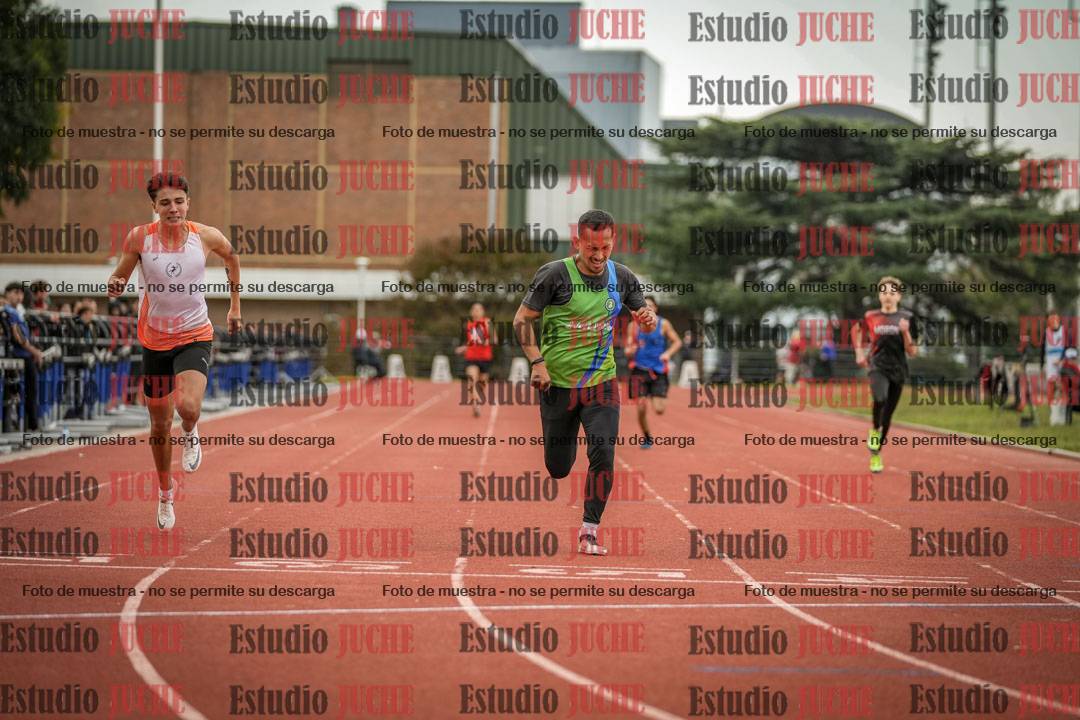 Fotos de los 400 m llanos de varones