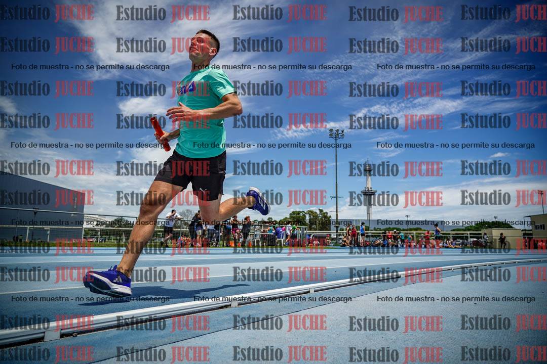 Fotos durante el transcurso de los relevos 20' para running teams - serie 2