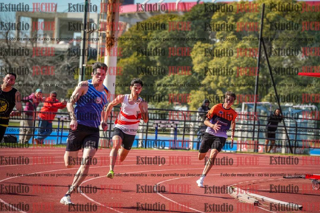 Fotos de los 200 m llanos de varones